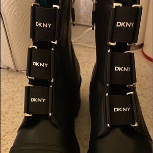 Adorable DKNY Ankle boots!